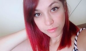 Violetta_room naked before webcam in live video chat