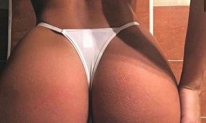 Viperr21 naked before webcam in live video chat