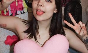 Yu_Jin naked before webcam in live video chat