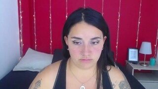 Zuri-dee nude on cam in her Live Sex Chat