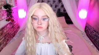 MollyGillS nude on cam in her Live Sex Chat