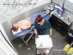 peeping_Piercing_salon_3