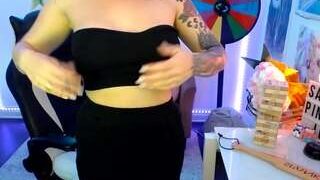 Squishy Booty nude on cam in her Live Sex Chat