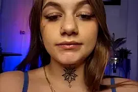 chloetease naked on cam for live sex chat