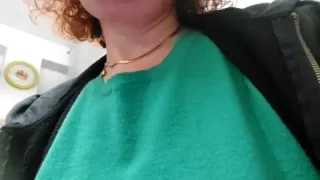 Isidehot naked on cam for live sex chat