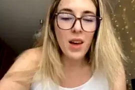 MommmyYummy naked on cam for live sex chat
