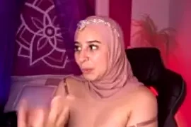 Naughty_arabs naked on cam for live sex chat