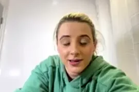 Strongqueen naked on cam for live sex chat