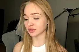 Amaryllis naked on cam for live sex chat