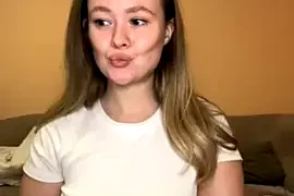 CaramelleLady naked on cam for live sex chat
