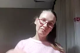 Evelina_cute naked on cam for live sex chat
