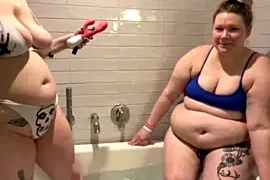 PiggyRose naked on cam for live sex chat
