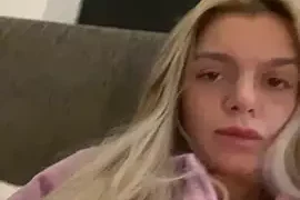 Sexy_blonde_babe69 naked on cam for live sex chat