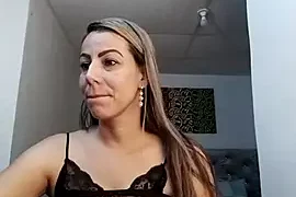 la_madura naked on cam for live sex chat