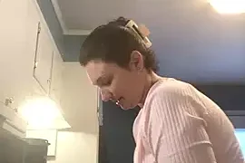 MilkyMrsRobinson naked on cam for live sex chat