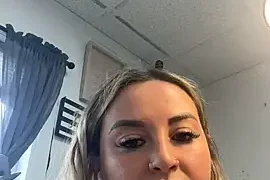 daisydazzle naked on cam for live sex chat