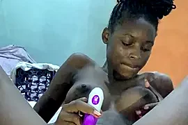 Ebony-queen254 naked on cam for live sex chat