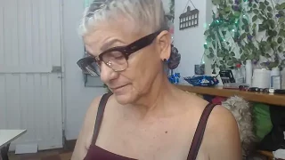 FunnyGrandma naked on cam for live sex chat
