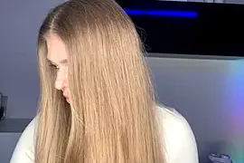 maybeBella naked on cam for live sex chat