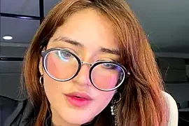 SweetJennaa naked on cam for live sex chat