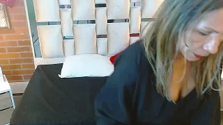 Yolmitza naked on cam for live sex chat