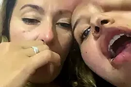 calleypoche naked on cam for live sex chat