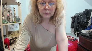 switchlorenx naked on cam for live sex chat
