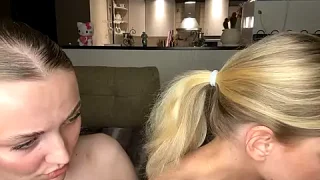twoberiiess naked on cam for live sex chat