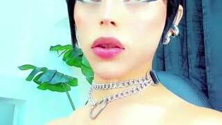 Miss-Onfiree nude on webcam in Live Sex Chat