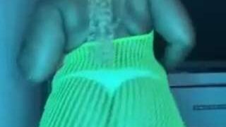twerkgirlbeezy nude on webcam in Live Sex Chat