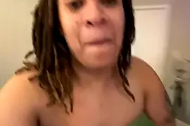 SexyHoneyRedd naked on cam for live sex chat