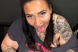 Bluntbitchbbw naked on cam for live sex chat