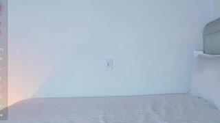 Lauu nude on webcam in Live Sex Chat