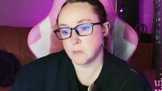kisicaxx nude on webcam in Live Sex Chat