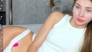 Roxy-the-daedevill nude on webcam in Live Sex Chat