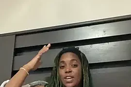 hunnybee_alleh naked on cam for live sex chat