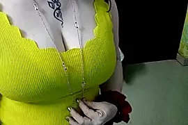 Raja_Ranii naked on cam for live sex chat