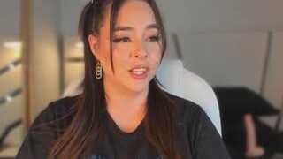 Alyn-Moon nude on webcam in Live Sex Chat