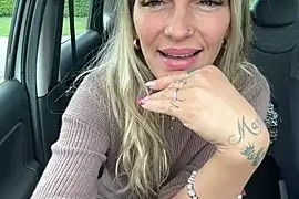 Ly_die naked on cam for live sex chat