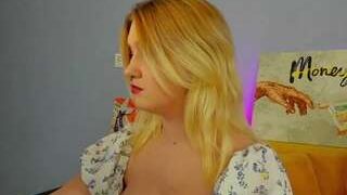 Julia-Jips nude on webcam in Live Sex Chat
