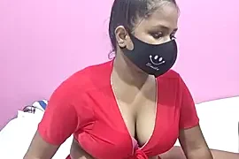 Minnybaby naked on cam for live sex chat