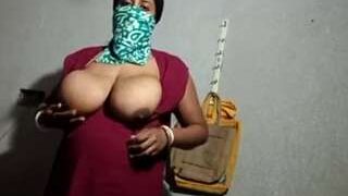 Sonali228 nude on webcam in Live Sex Chat