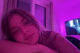 YoungLeo2006 naked on cam for live sex chat