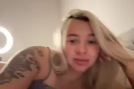 Lily-Lovexox naked on cam for live sex chat