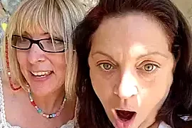 XSouthlondonNAUGHTYMILFXX naked on cam for live sex chat