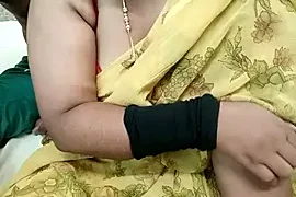 Yoursriya25 naked on cam for live sex chat