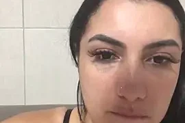 Andreininha naked on cam for live sex chat