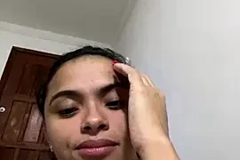 safadinhaquenteW naked on cam for live sex chat