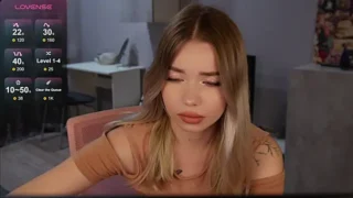 Mayyyyyyyymayyyyyy naked on cam for live sex chat