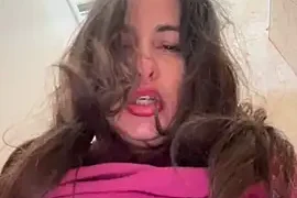 laarti naked on cam for live sex chat